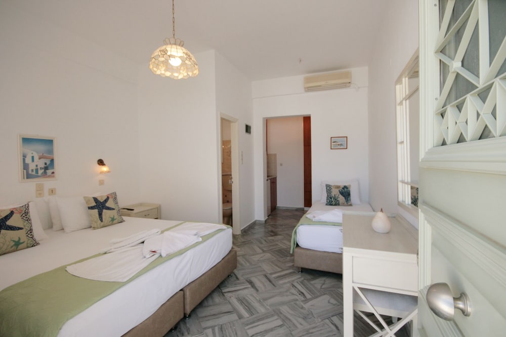 

Roma - Naousa, Paros - Hara Studios and Apartments