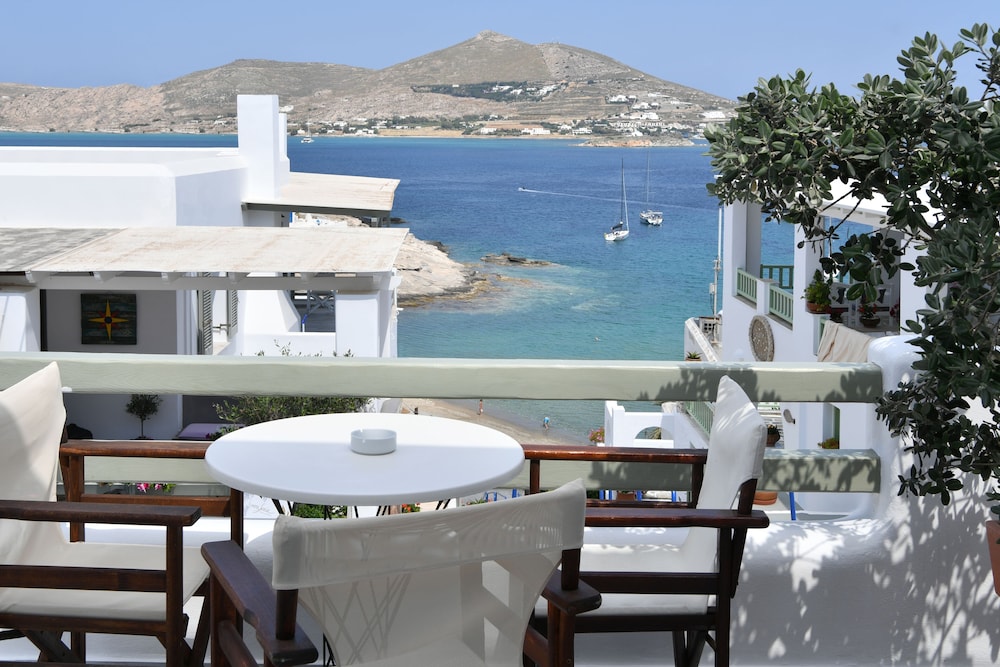 

Roma - Naousa, Paros - Hara Studios and Apartments
