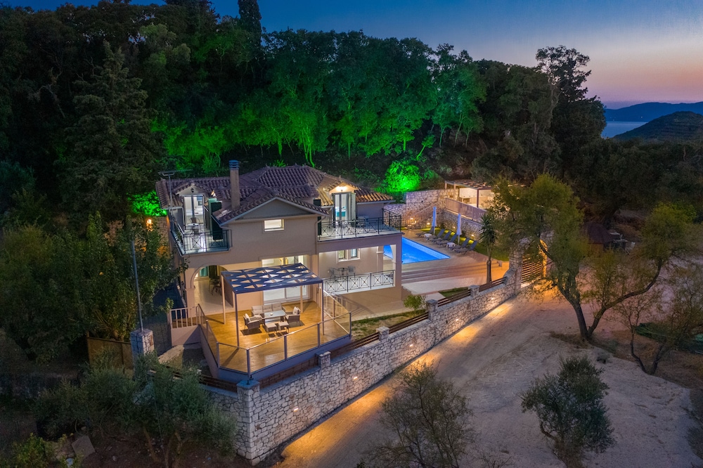 

Bologna - Vasilikos - Andromeda Luxury Villa