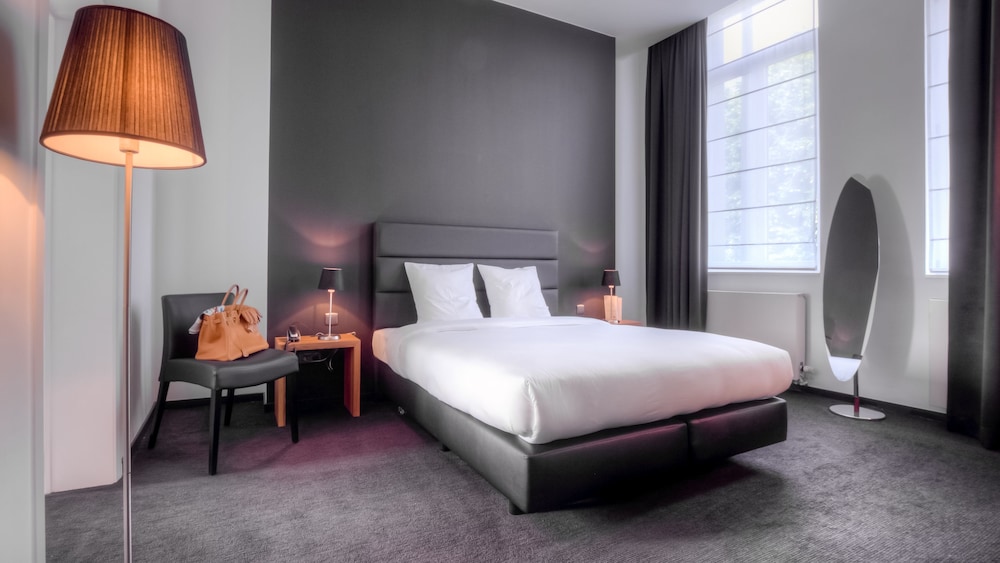 

Milano - Mons - Hotel St James
