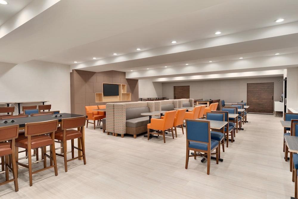 

Bologna - New York - Aeroporto JFK - Holiday Inn Express Jamaica - JFK AirTrain - NYC