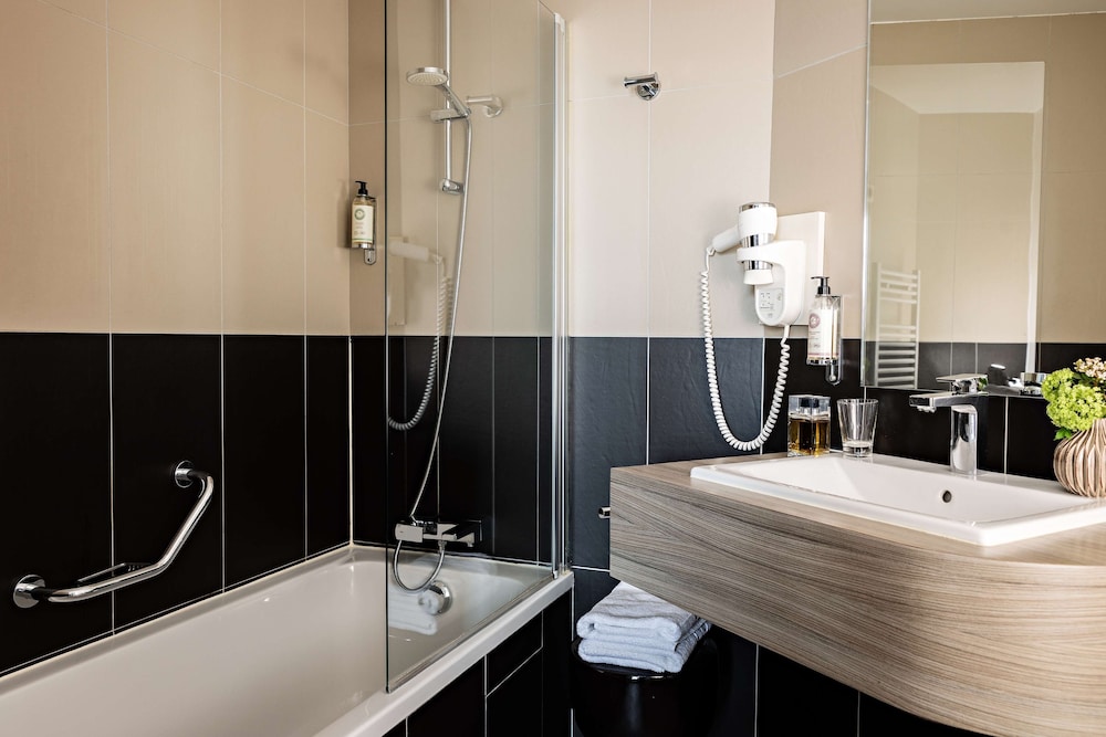

Pisa - Boulogne-Billancourt - Best Western Paris Porte de Versailles