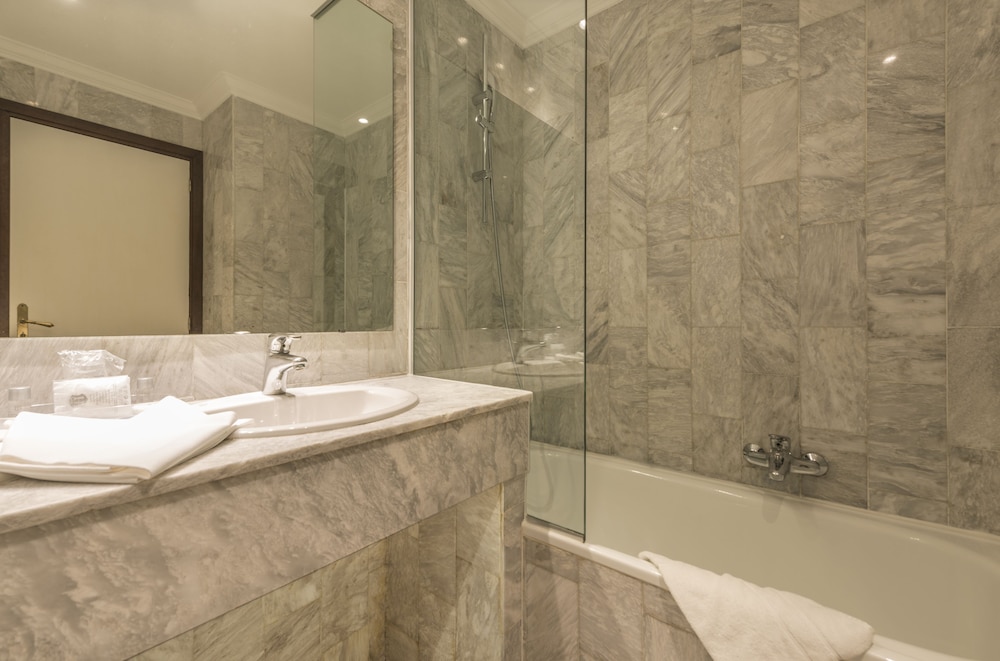 

Venezia - Menton - Ambassador-Monaco