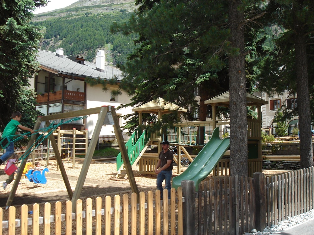 

Milano - Surlej - Hotel Müller - mountain lodge