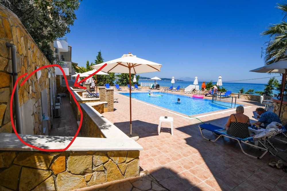 

Verona - Argassi - Nefeli Beach - living by the sea