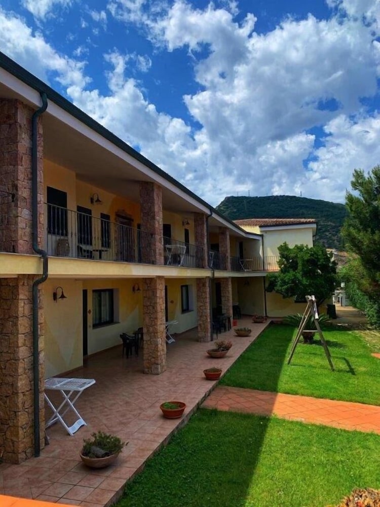 

Ancona - Castelsardo - Hotel La Ciaccia