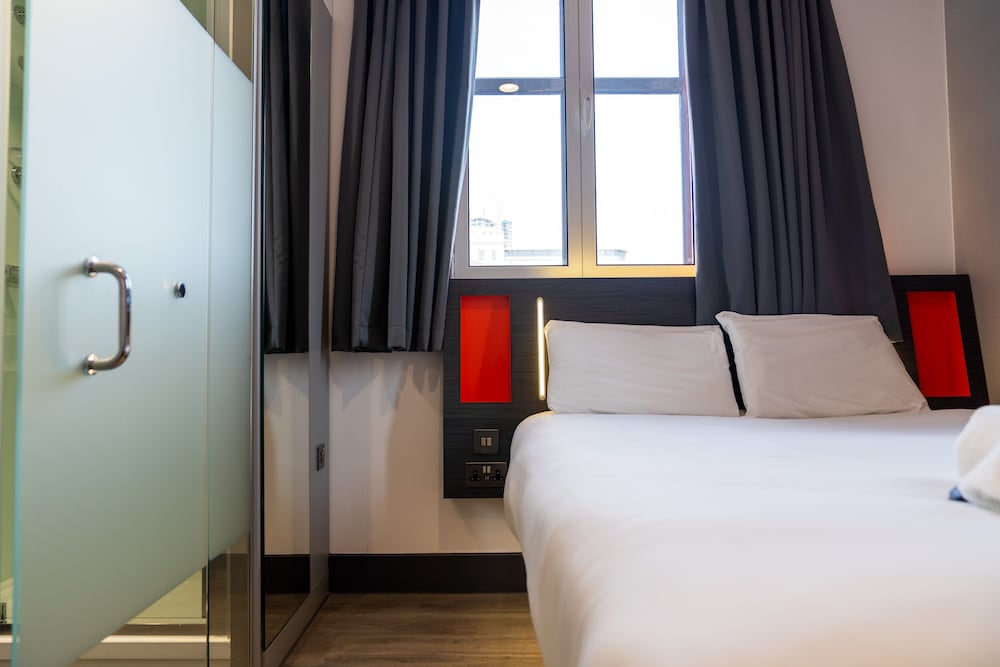 

Bologna - Cardiff - easyHotel Cardiff