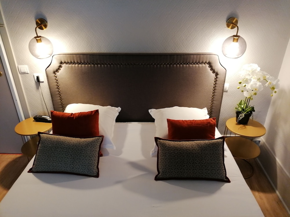

Milano - Saint-Quentin-en-Yvelines, Francia - A l'Hôtel Des Roys