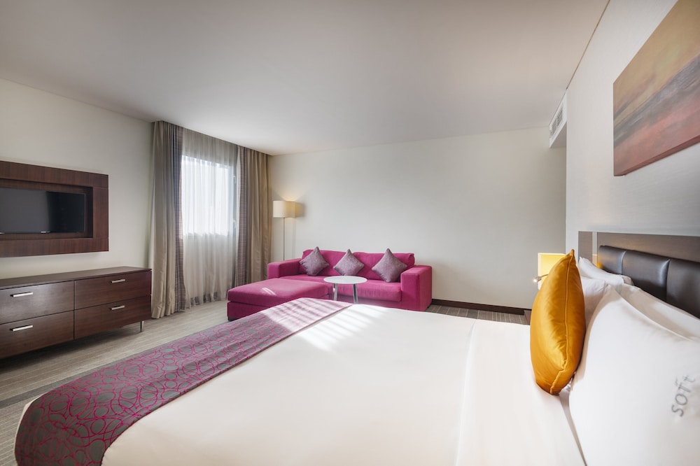 

Catania - Mu‘askar al Murtafi‘ah - Holiday Inn Muscat Al Seeb
