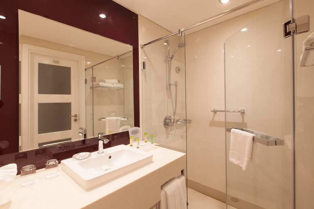 

Roma - Mawāliḩ - Holiday Inn Muscat Al Seeb