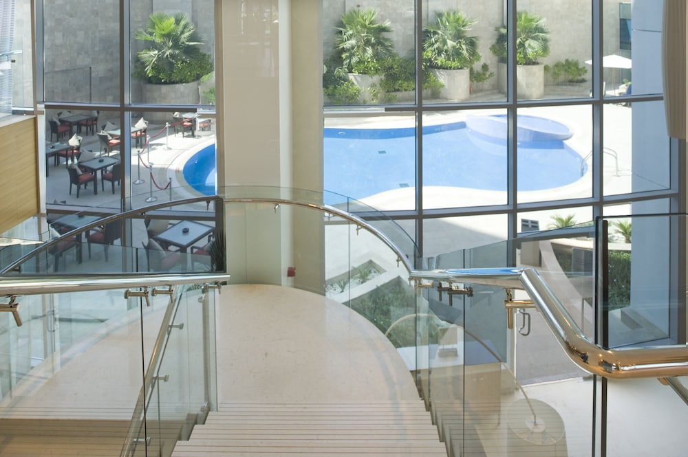 

Milano - Mu‘askar al Murtafi‘ah - Holiday Inn Muscat Al Seeb