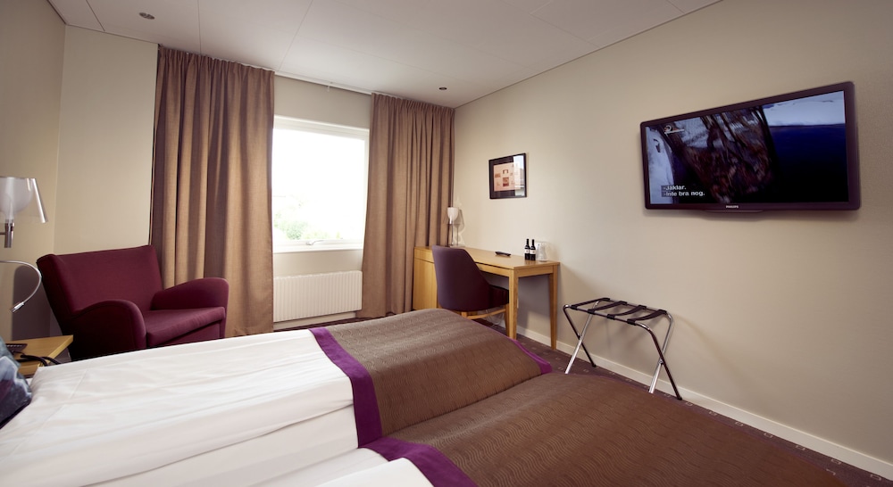 

Napoli - Nyköping - Clarion Collection Hotel Kompaniet