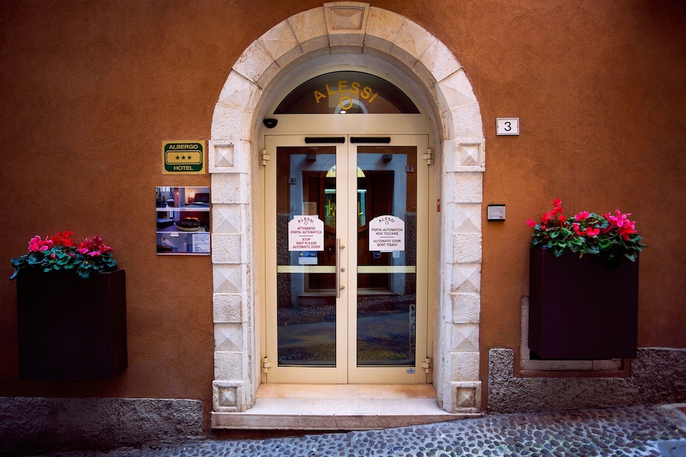 

Bari - Lago di Garda, Laghi Italia - Alessi Appartamenti