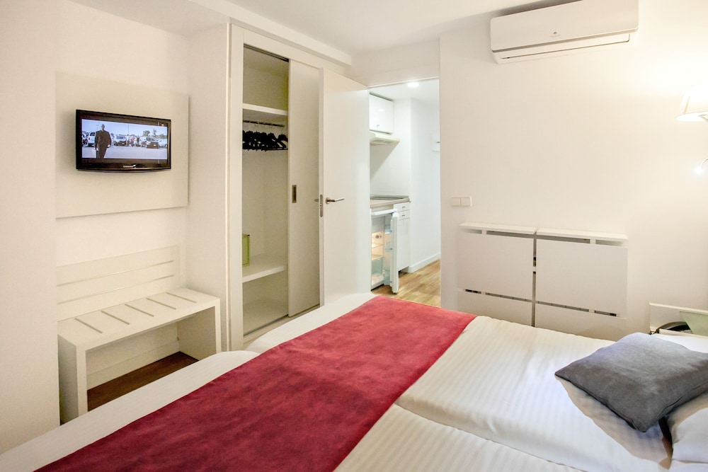 

Catania - Magaluf - Hotel Morlans