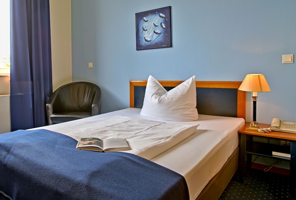 

Pisa - Teltow - H24 Hoteltow