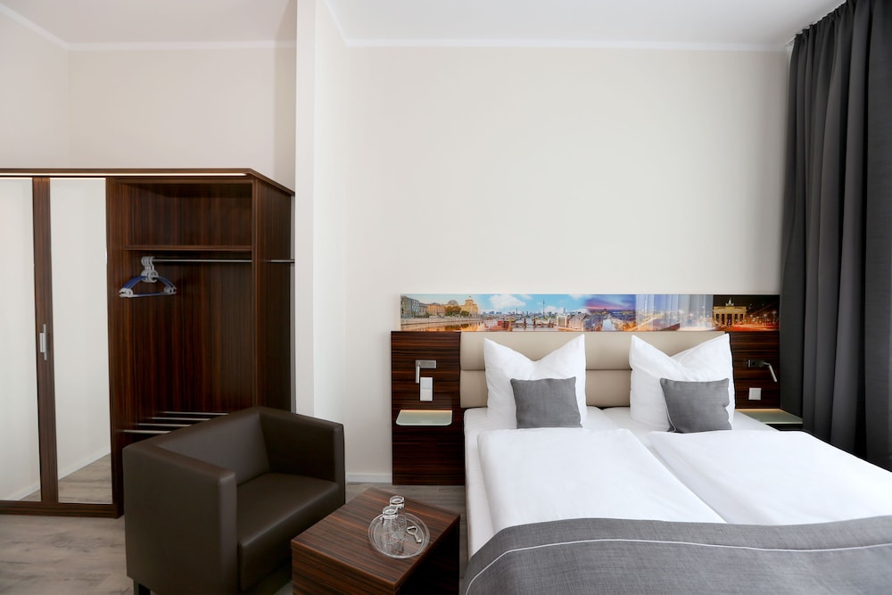 

Milano - Teltow - H24 Hoteltow