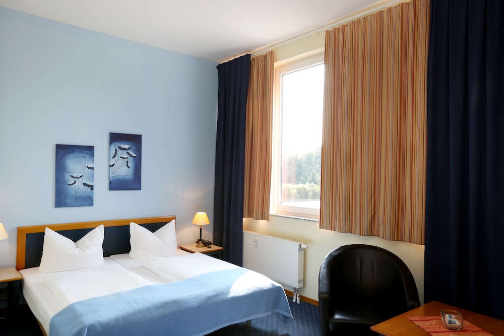 

Pisa - Teltow - H24 Hoteltow