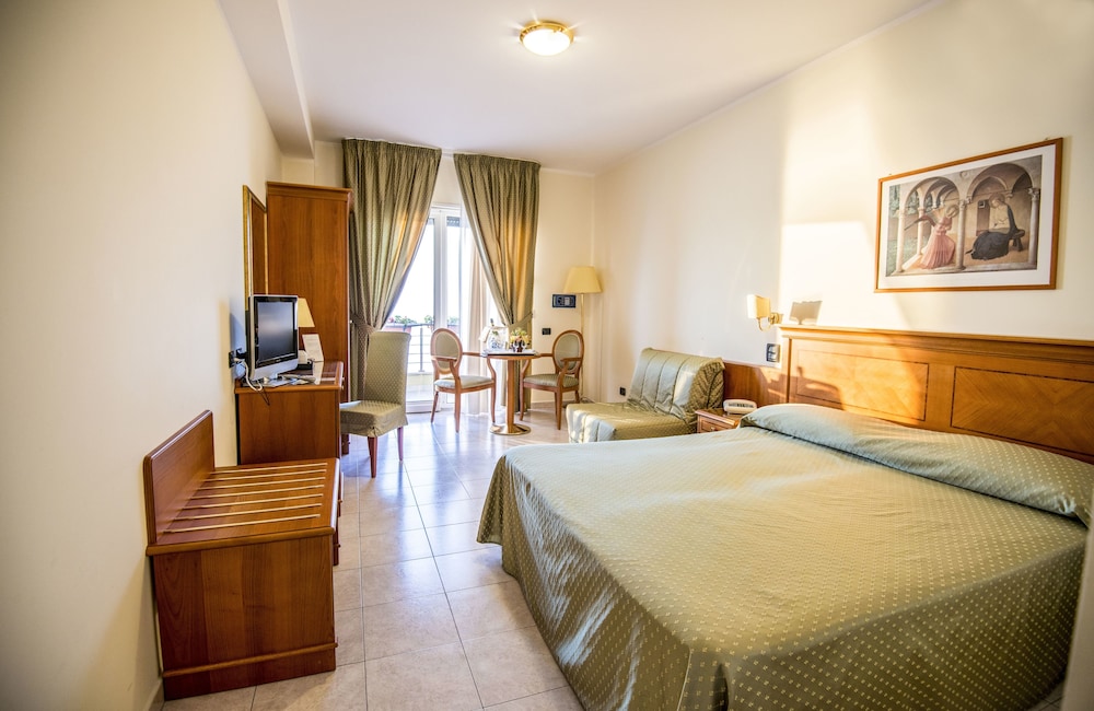 

Bologna - Scilla - Grand Hotel Victoria