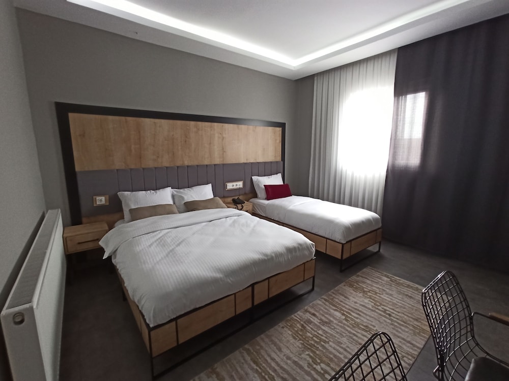 

Firenze - Istanbul, New Airport - Skylon Airport Hotel