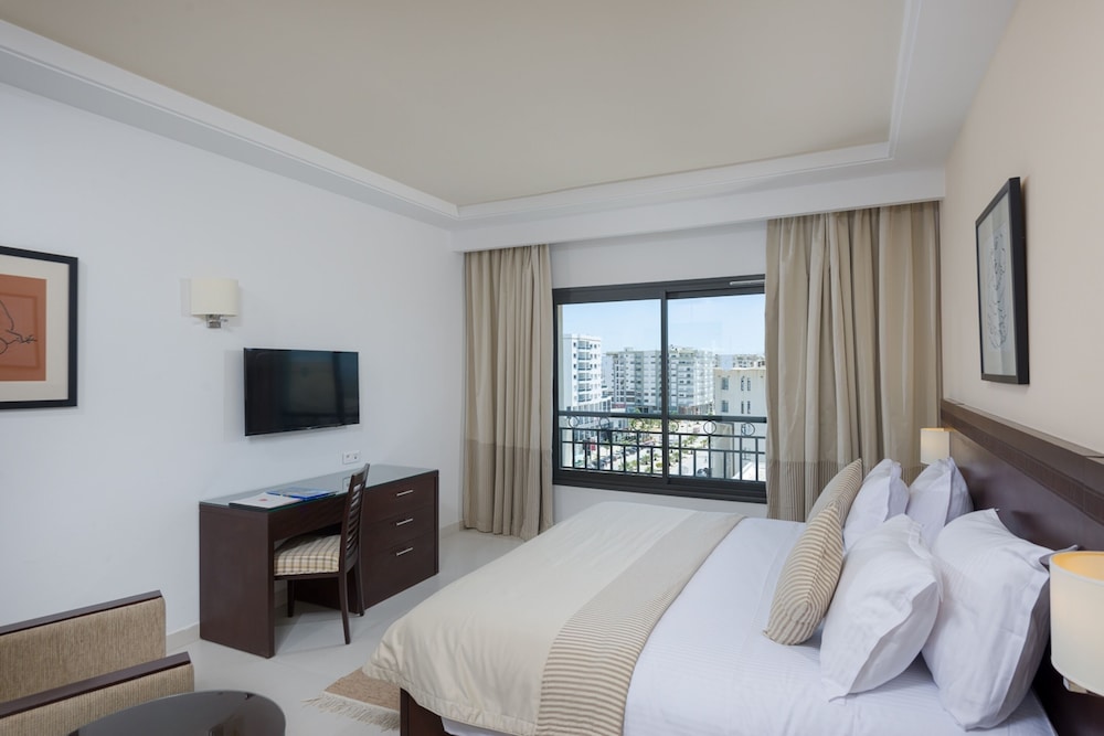 

Genova - Carthage - Le Corail Suite Hotel