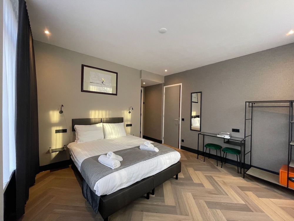 

Bari - Rotterdam - H3 Hotel Rotterdam City Center