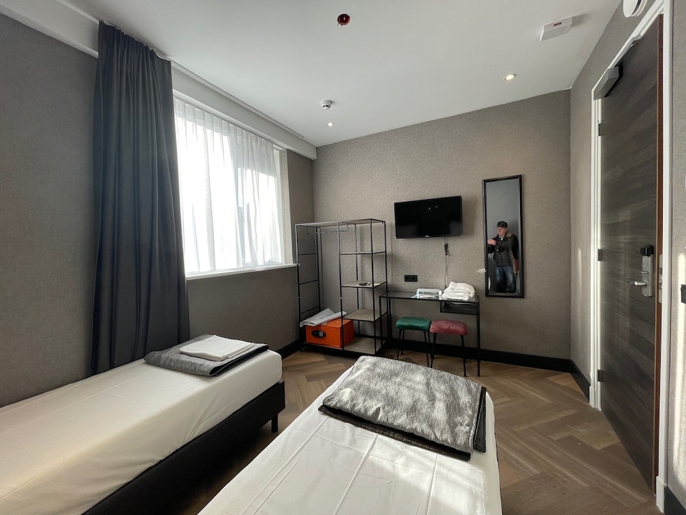 

Palermo - Rotterdam - H3 Hotel Rotterdam City Center