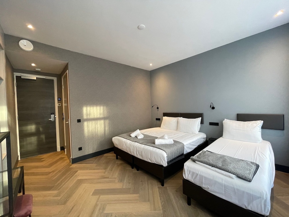 

Cagliari - Rotterdam - H3 Hotel Rotterdam City Center