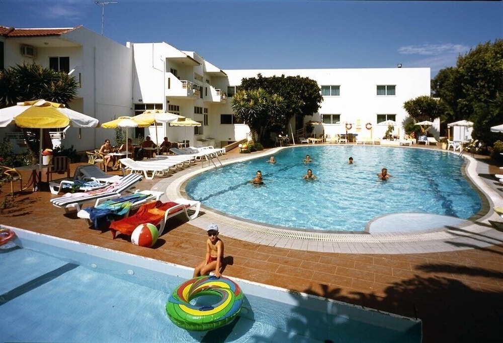 

Bari - Paradisi - Asterias Bay-Theologos