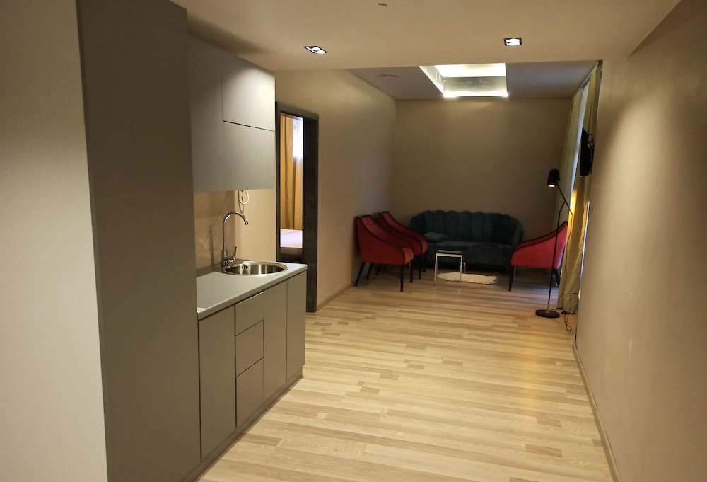 

Milano - Pristina - Hotel Gloria