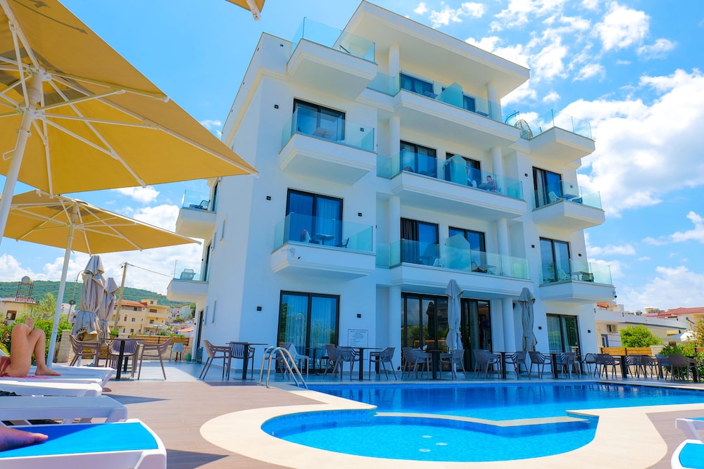 

Ancona - Ksamil - Hotel Alexander