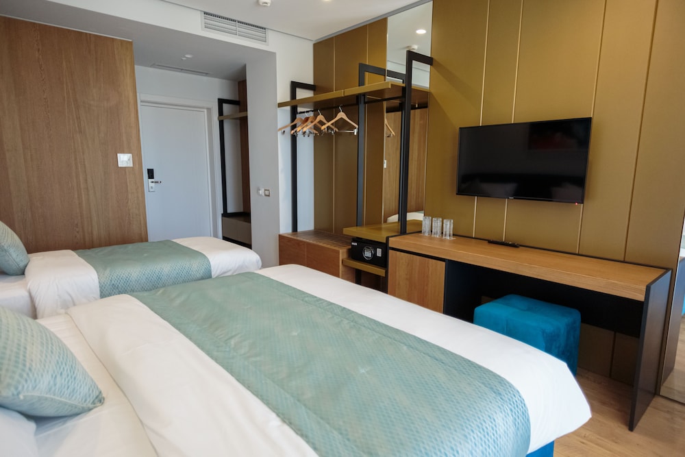 

Bari - Valona - Ames Hotel & SPA