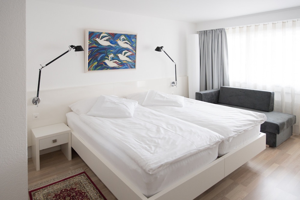 

Firenze - Schaffhausen - Hotel Hohberg "Next to BBC Arena