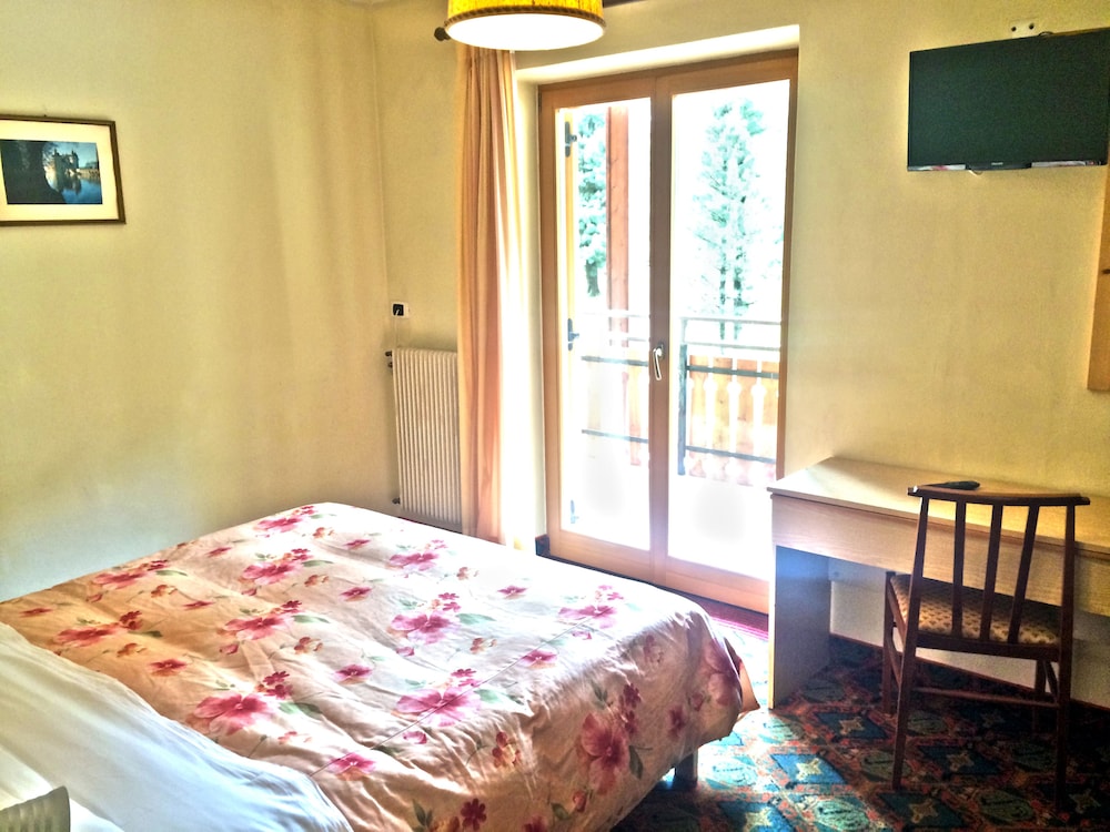 

Cagliari - Penia - IHR Hotel Villa Emma