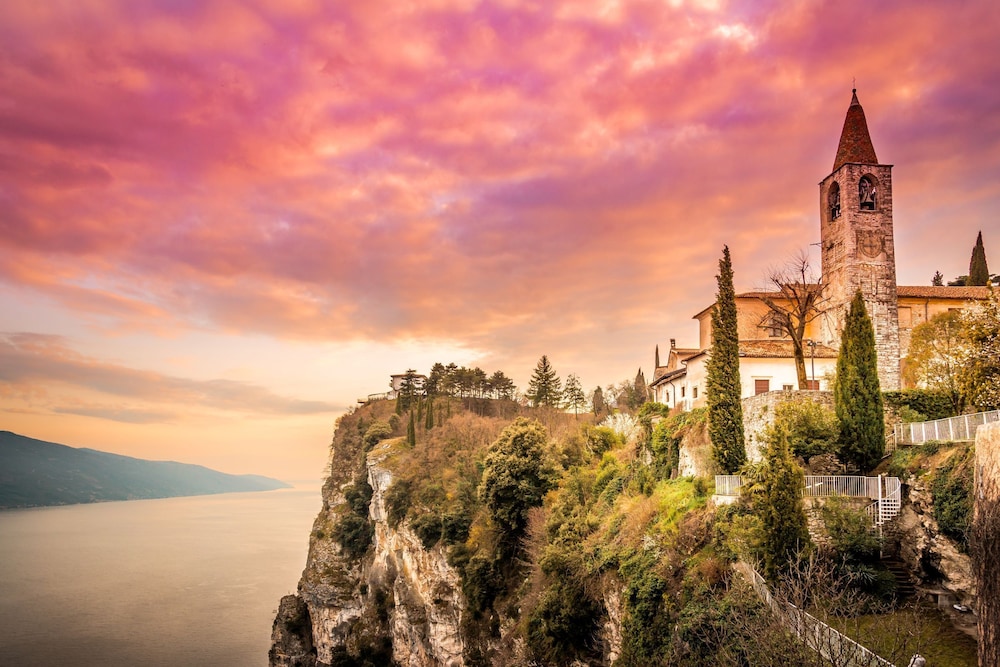 

Cagliari - Malcesine - Residence Delle Rose