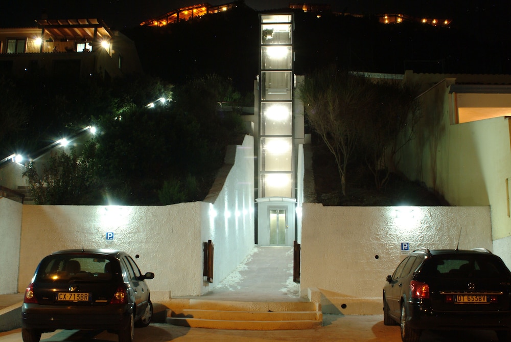 

Milano - Castelsardo - Hotel Residence La Baia