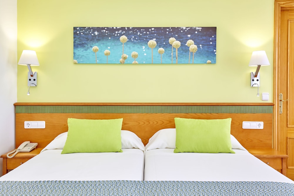 

Trieste - Cala Ratjada - Universal Hotel Laguna