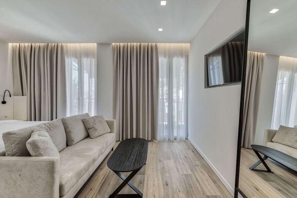

Roma - Tragákion - Bitzaro Boutique Hotel