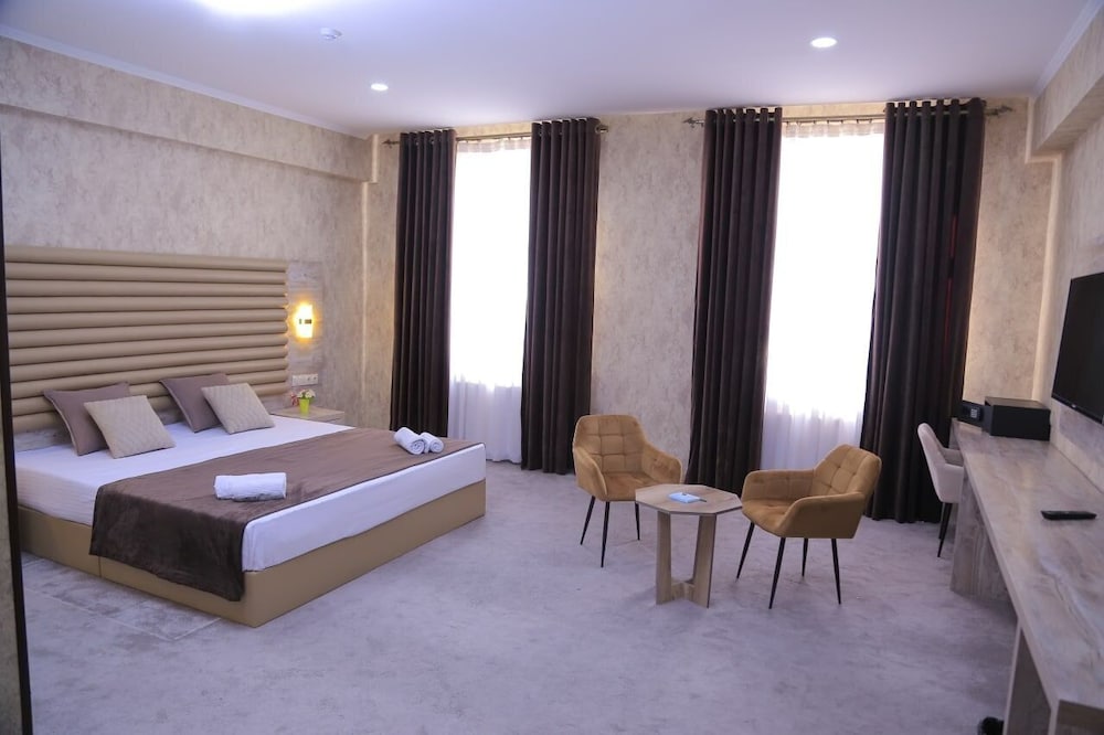 

Milano - Buxoro - Reikartz Bahor Bukhara