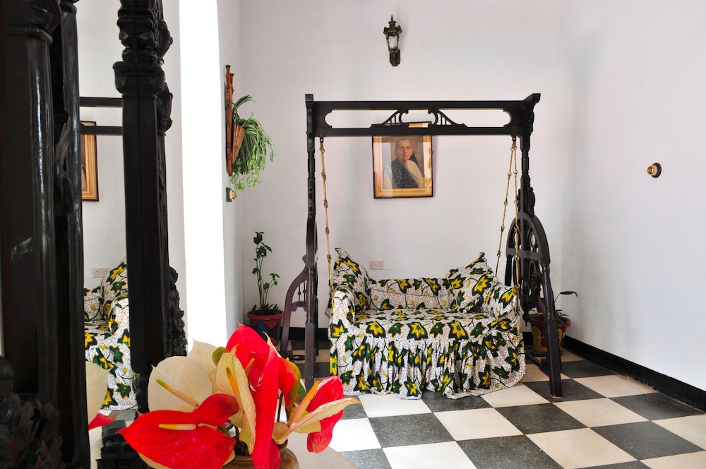 

Bari - Zanzibar Town - Dhow Palace Hotel