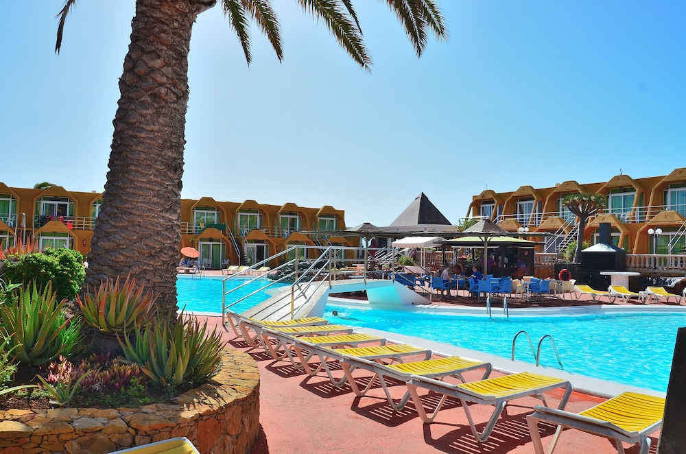 

Bari - Costa de Antigua - Aparthotel la Piramide