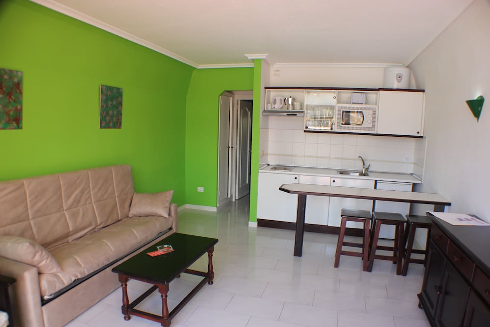 

Bari - Costa de Antigua - Aparthotel la Piramide