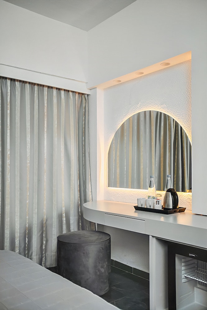 

Venezia - Oroklini - Sveltos Hotel