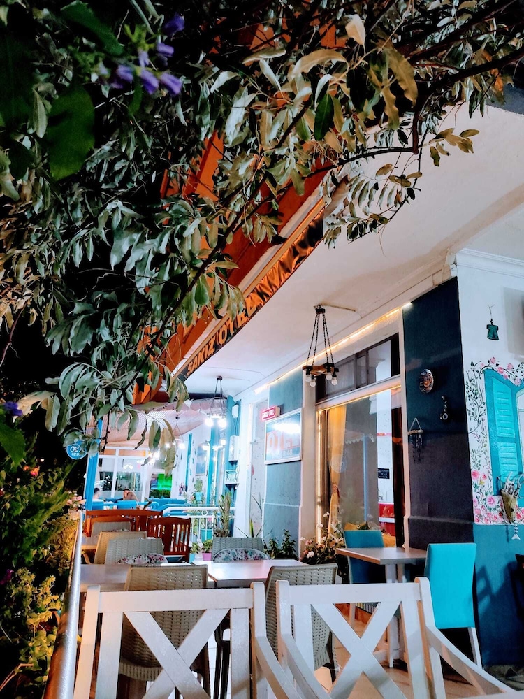 

Napoli - Çeşme - Sakız Otel