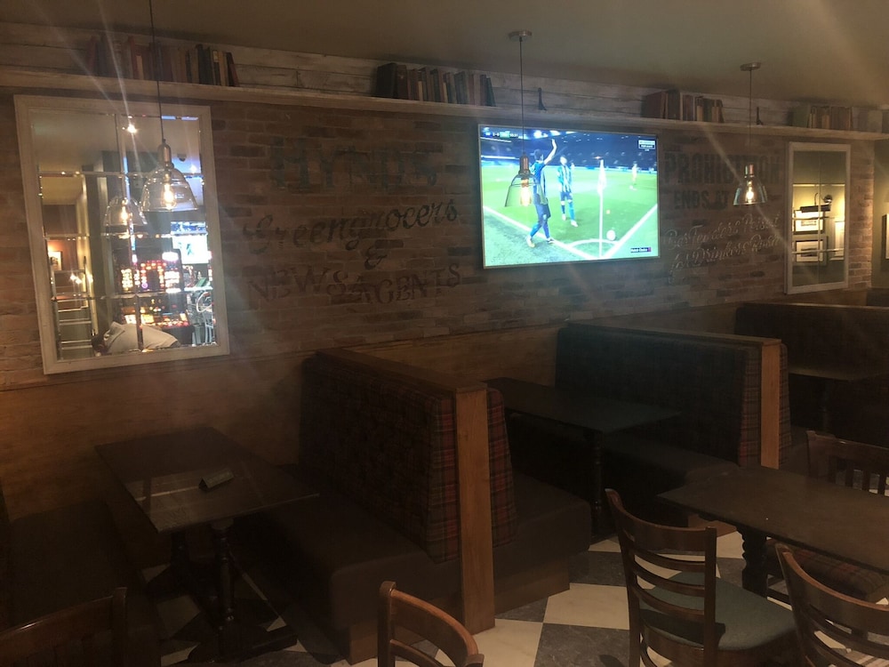

Milano - Perth - Scone Arms Hotel