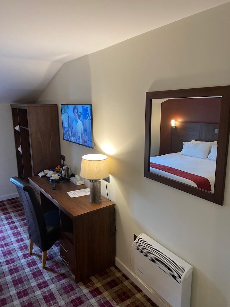 

Lamezia Terme - Perth - Scone Arms Hotel