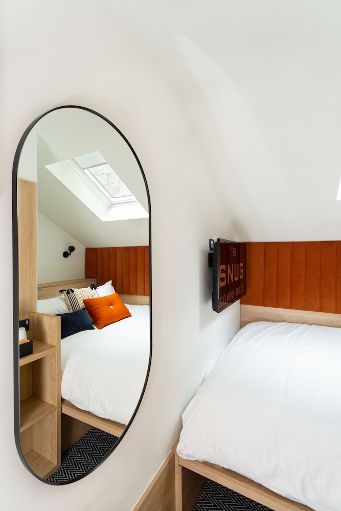 

Roma - Galway - The Snug Townhouse