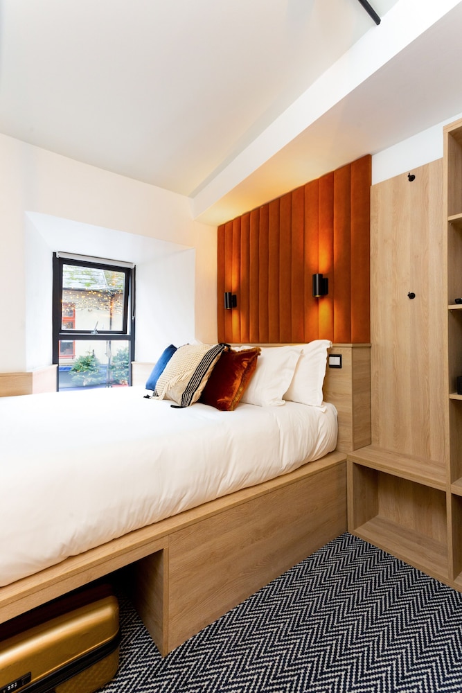

Milano - Galway - The Snug Townhouse