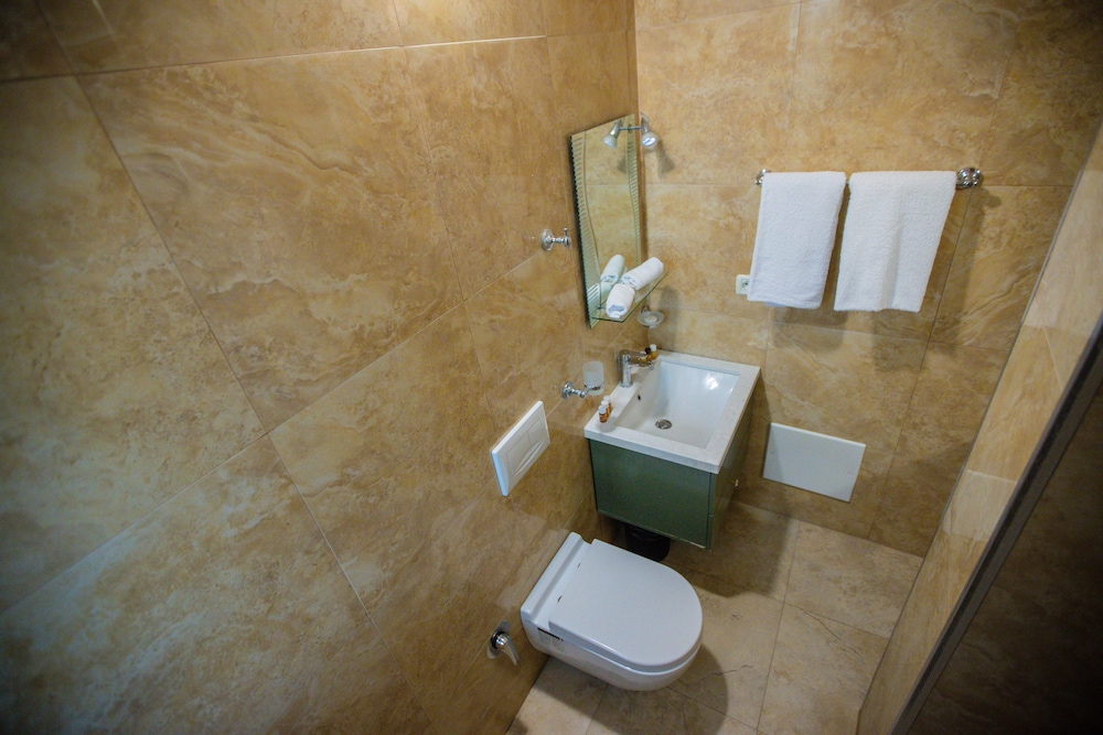 

Bari - Durrës - Marbella Beach Hotel