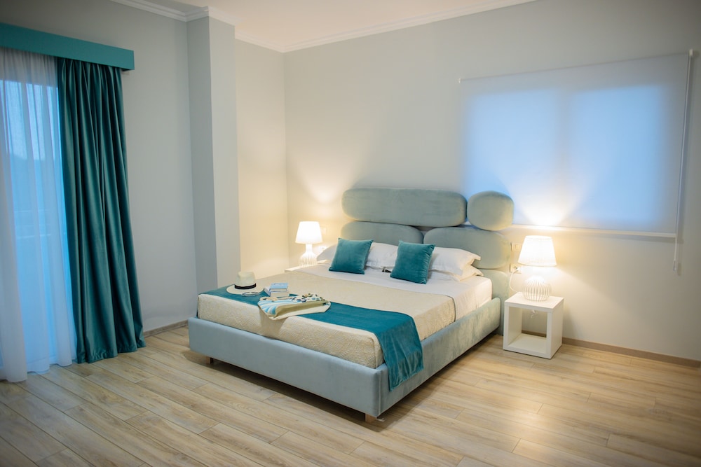 

Roma - Qerret - Marbella Beach Hotel