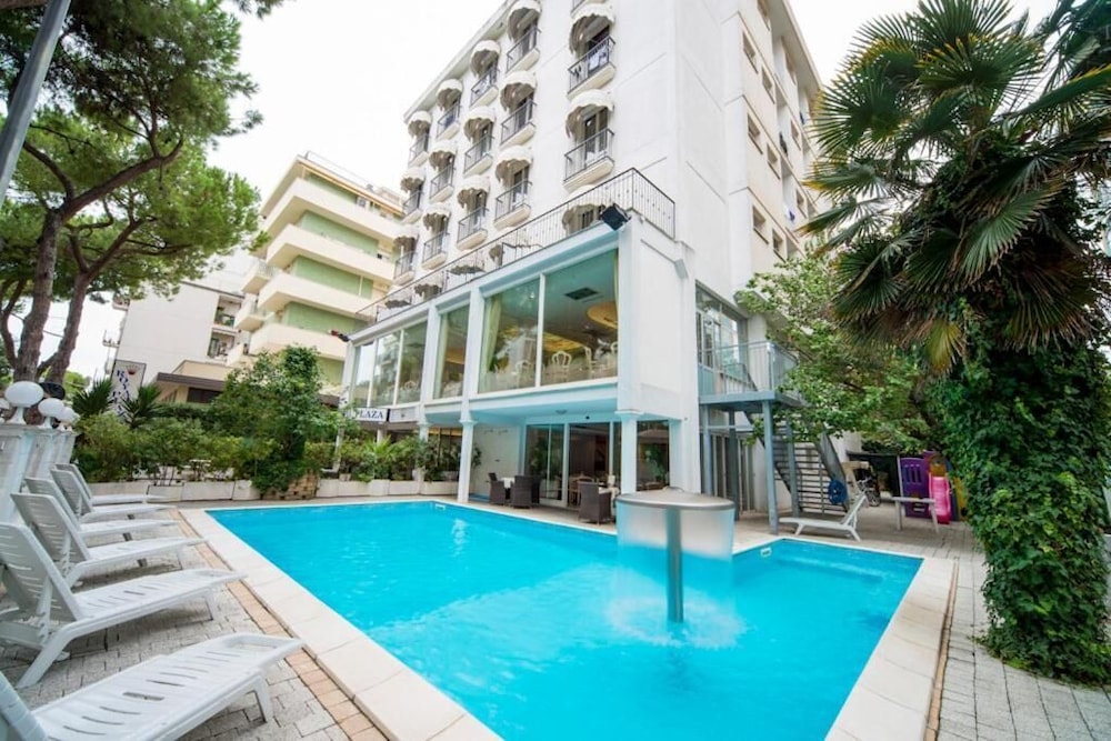 

Milano - Riviera Romagnola, Mare Italia - Hotel Royal Plaza